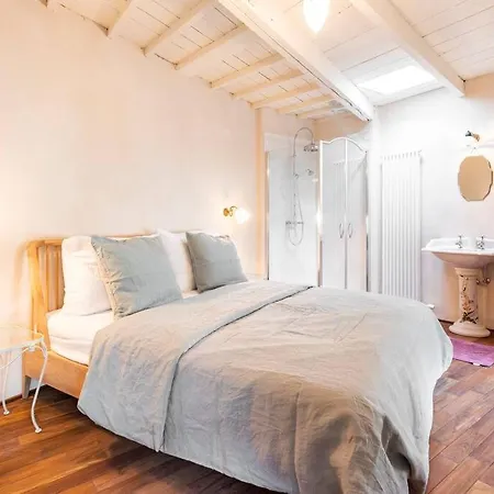 Carriage House In Quiet Ecological Garden Σπίτι διακοπών *